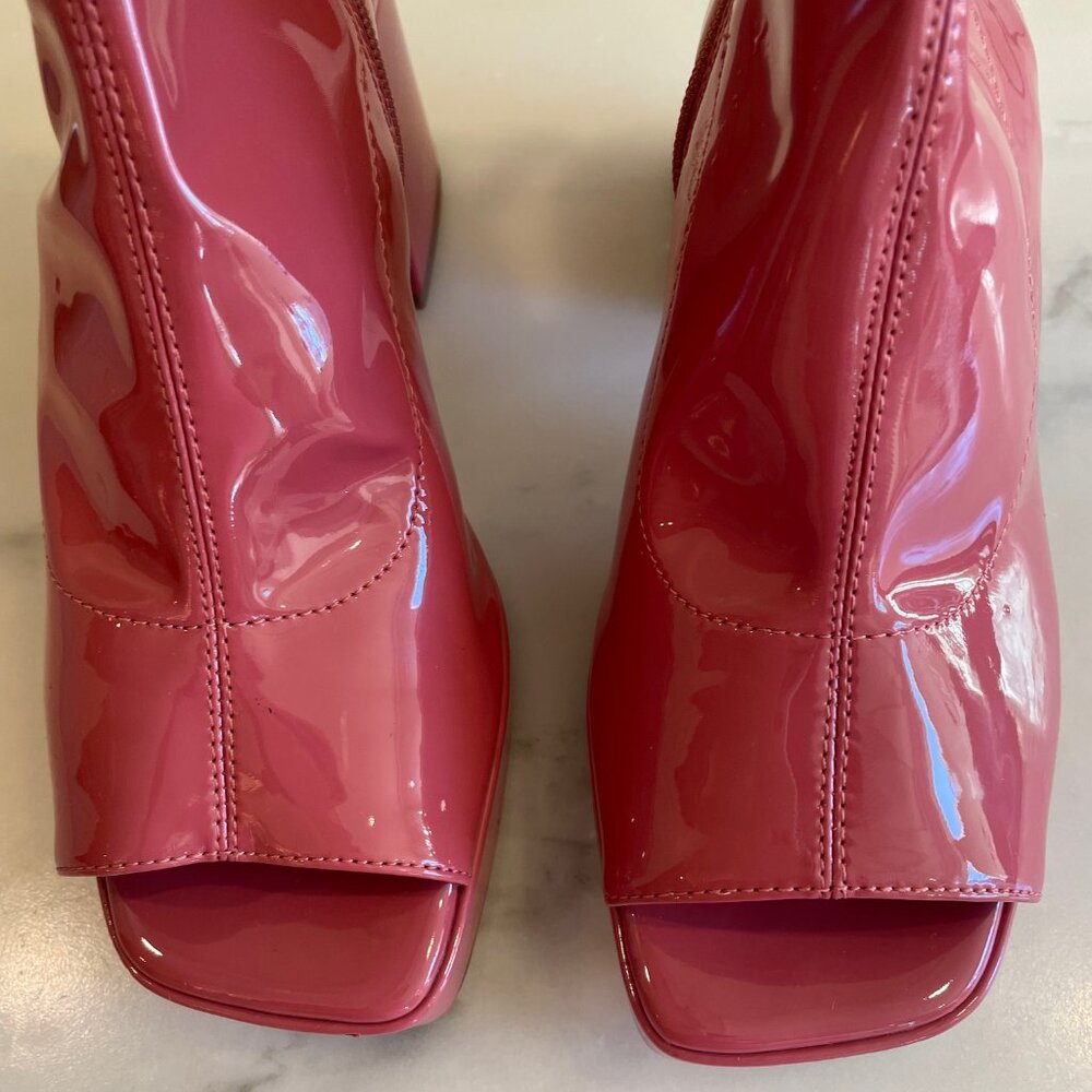 Katy Perry Surrprise Shootie in red dust, Size 6 - Picture 2 of 9